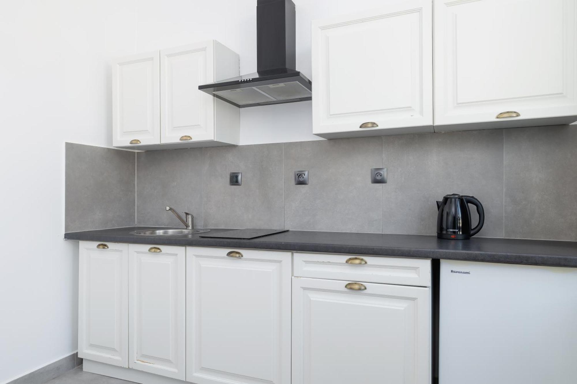 1-Bedroom Apartment - 65 Dluga Street Краків Екстер'єр фото