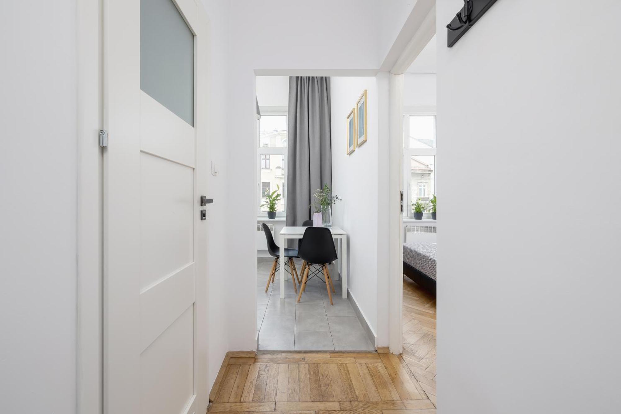 1-Bedroom Apartment - 65 Dluga Street Краків Екстер'єр фото