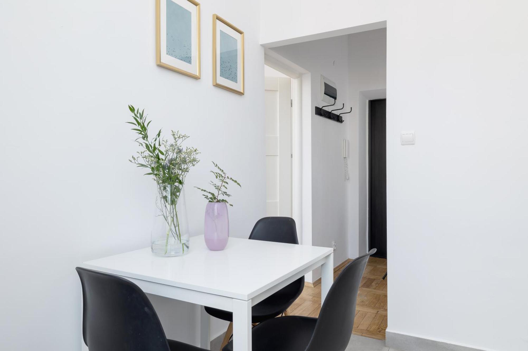 1-Bedroom Apartment - 65 Dluga Street Краків Екстер'єр фото
