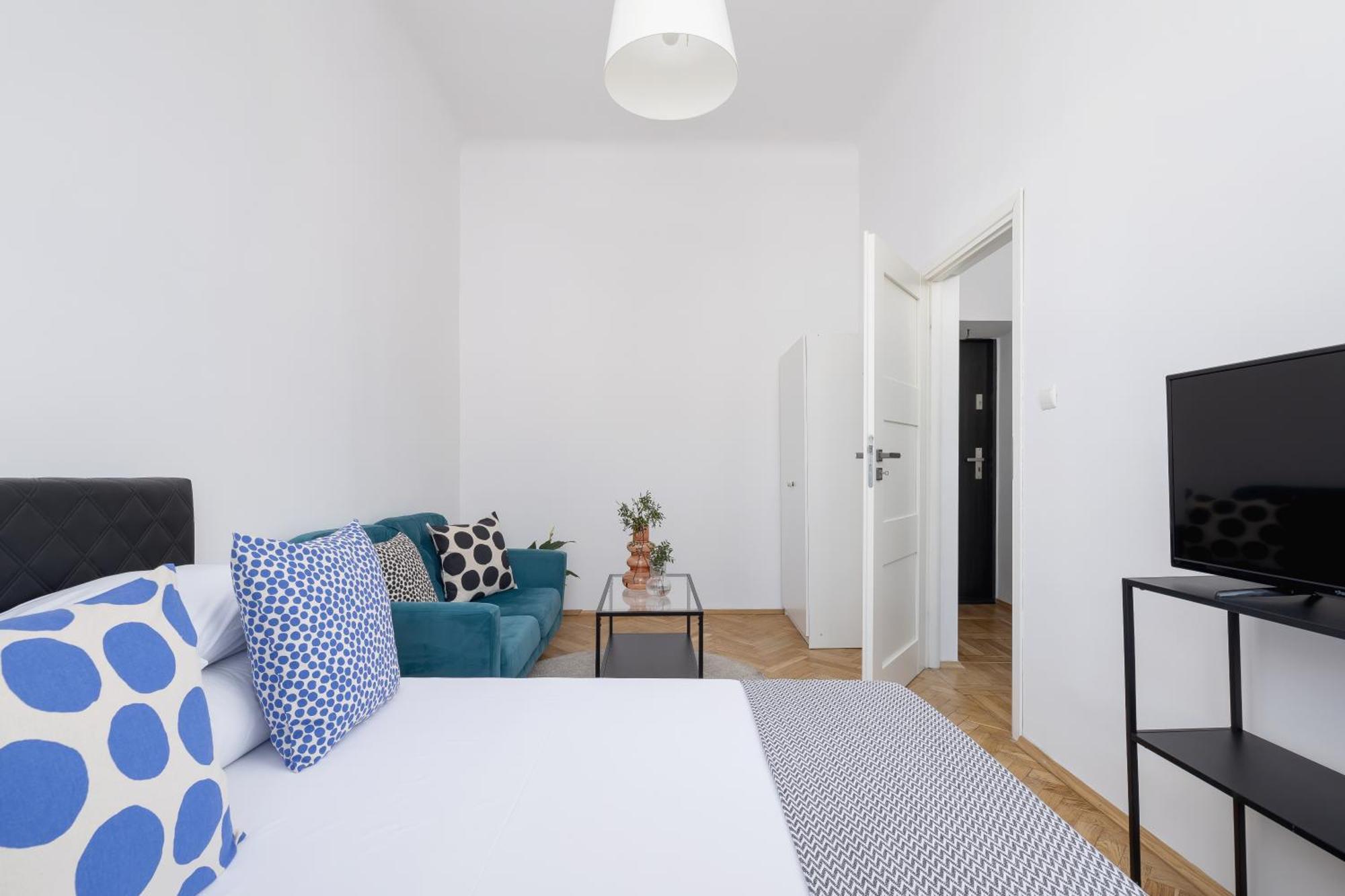 1-Bedroom Apartment - 65 Dluga Street Краків Екстер'єр фото