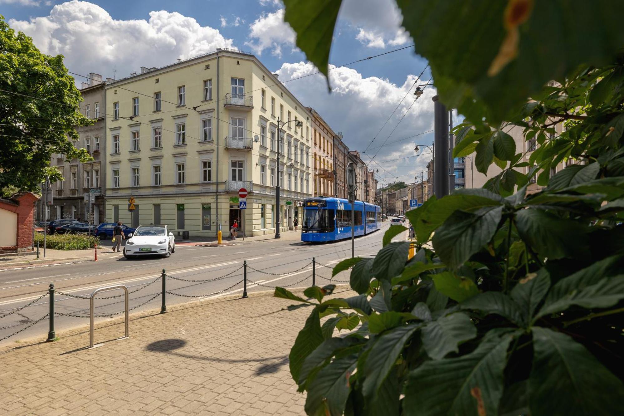 1-Bedroom Apartment - 65 Dluga Street Краків Екстер'єр фото